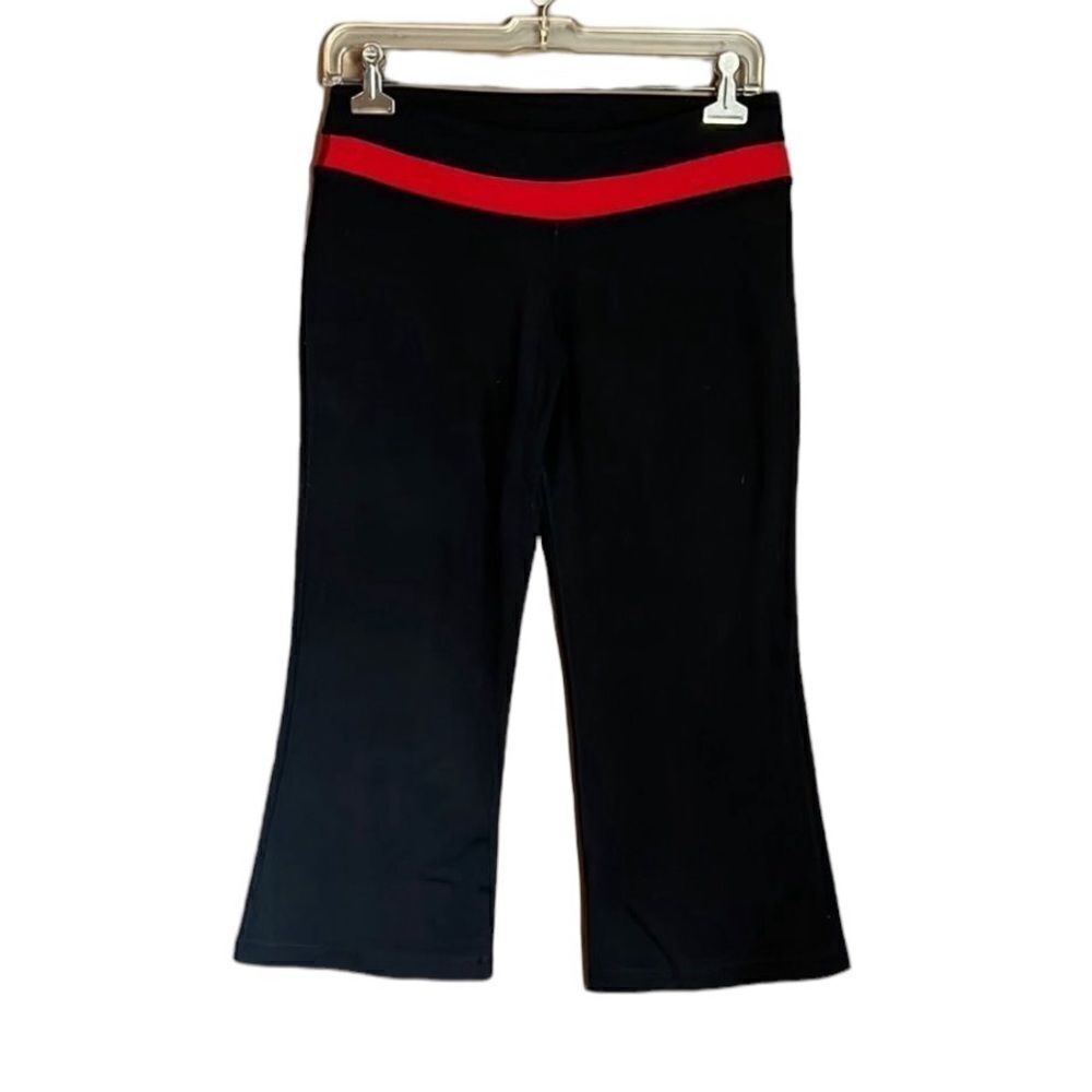 3 for $30! One tooth capris with red band‎